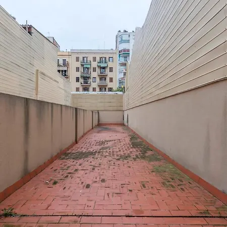 Bright And Modern Duplex With Terrace In Eixample District P1 *