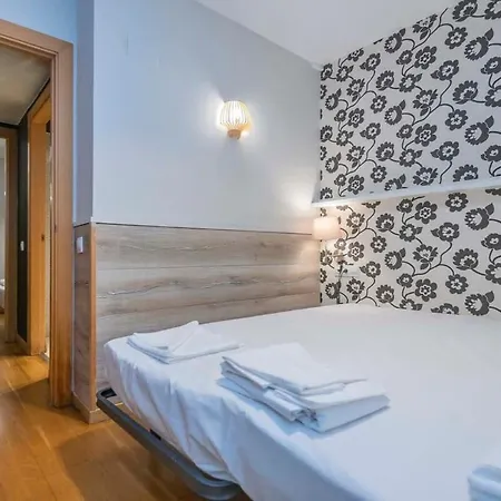 Bright And Modern Duplex With Terrace In Eixample District P1 *